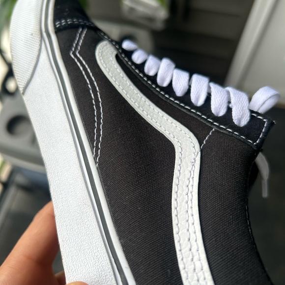 VANS! - Picture 5 of 12